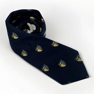 Rivetz of Boston Yale University Law School Tie  Crest Navy 57” X 3.25” Vintage
